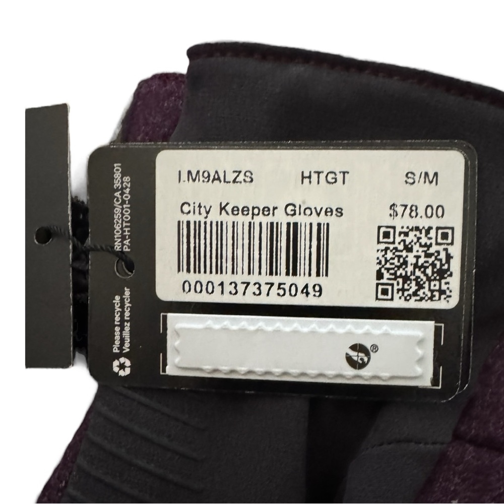 Lululemon City Keeper Gloves Black & Purple PrimaLoft Fleece Tech Fingers NWT - Picture 3 of 3